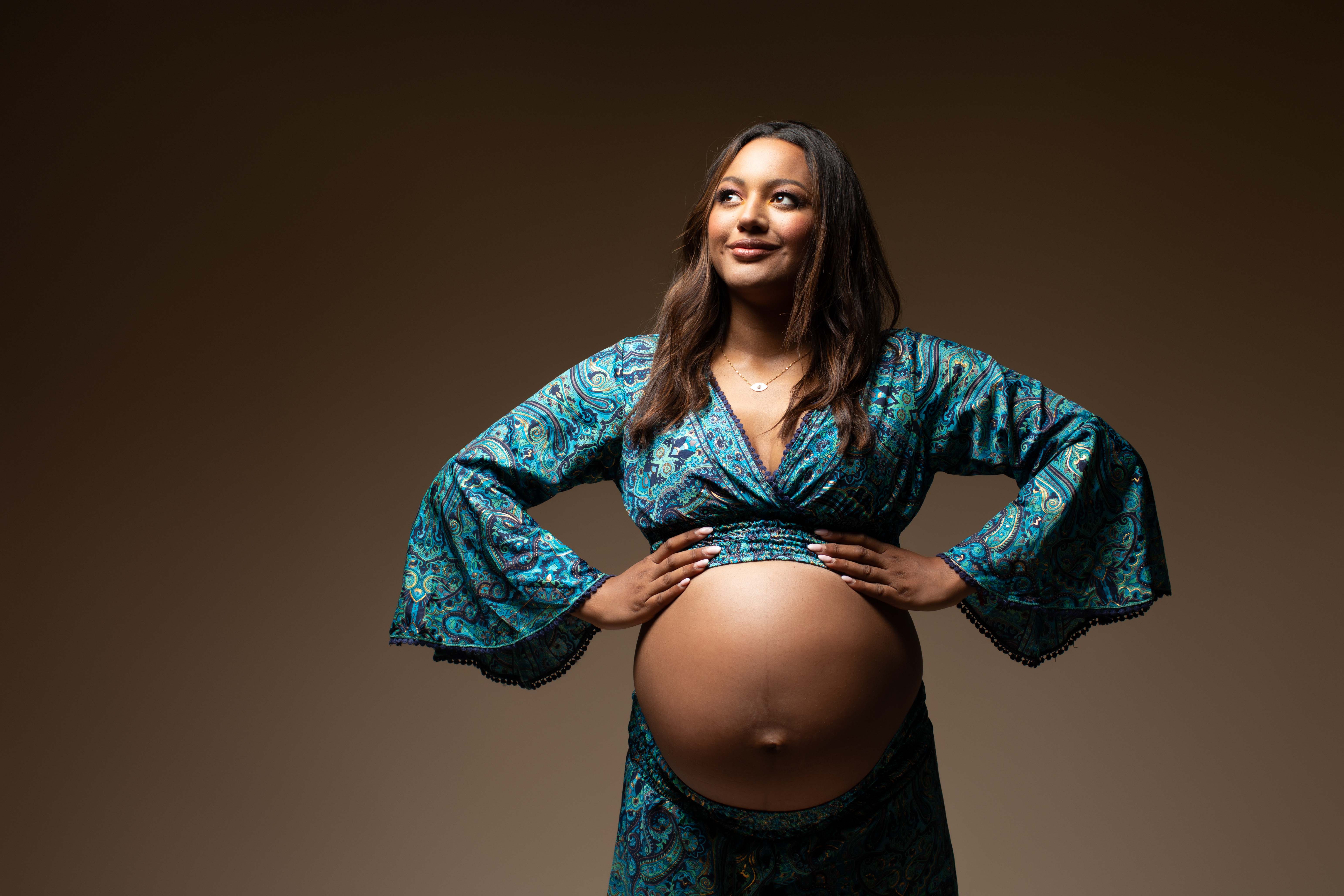 Femme enceinte photos studio